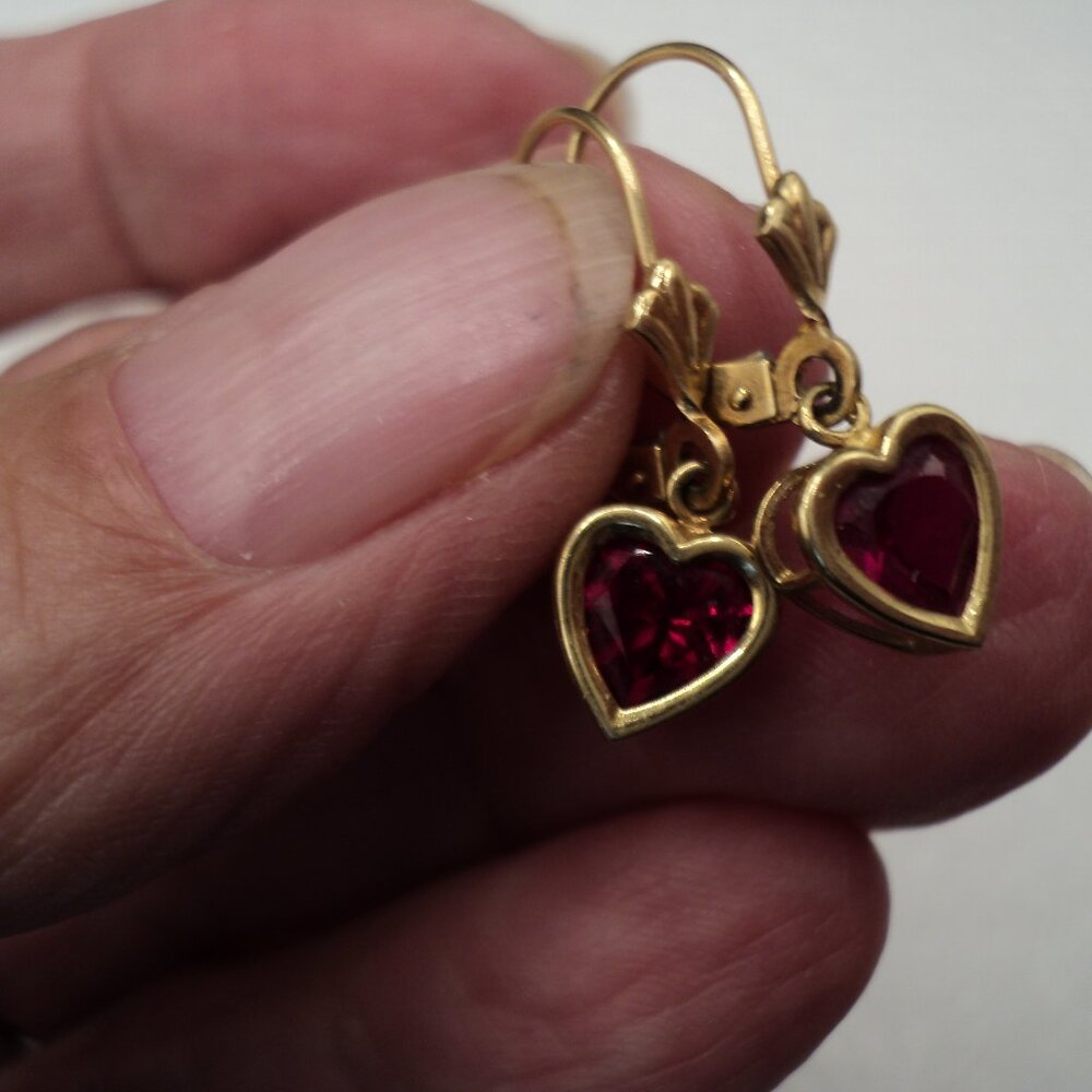 New Ruby Heart 8mm 10 K gold earrings .87" drop POS136